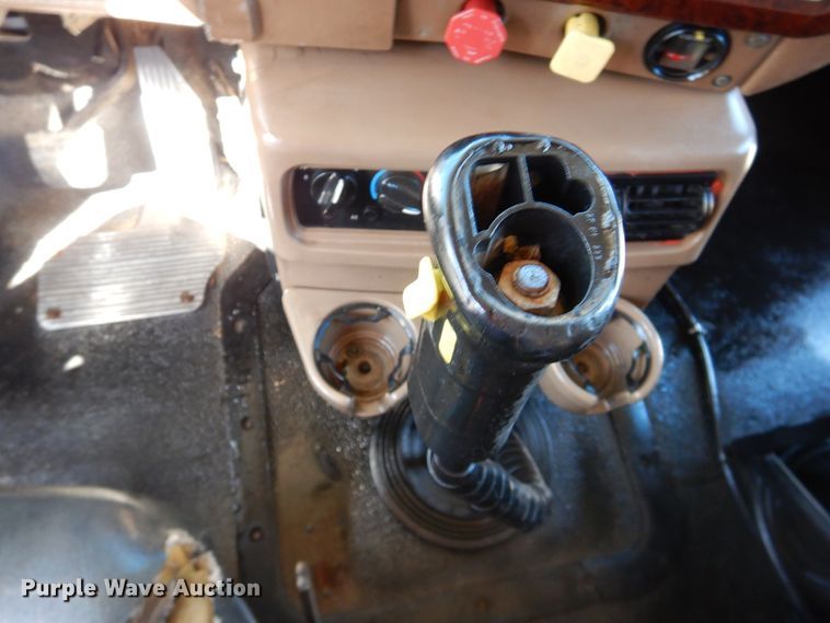 image for item HI9016 2004 Mack Granite  dump truck