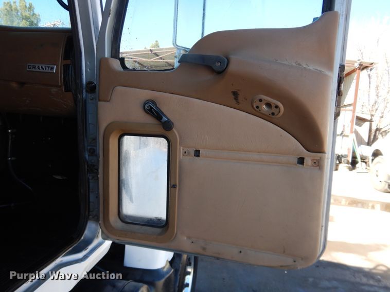 image for item HI9016 2004 Mack Granite  dump truck