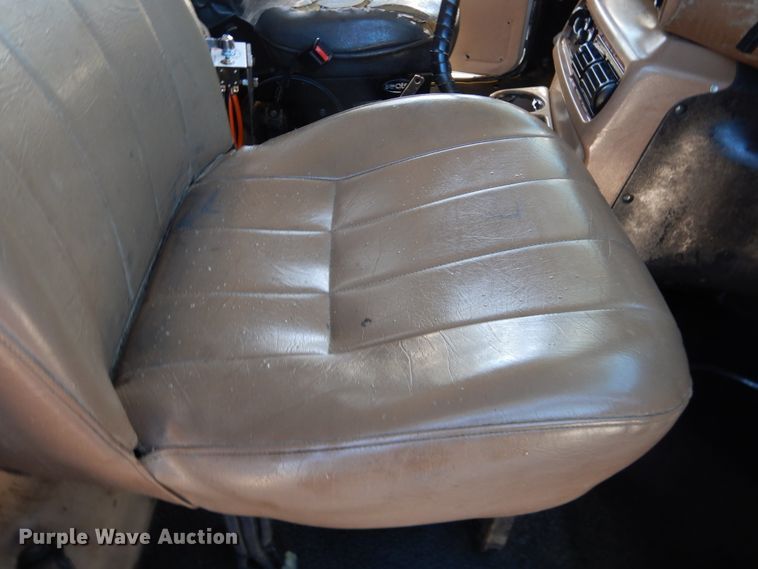 image for item HI9016 2004 Mack Granite  dump truck