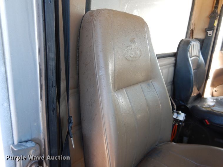 image for item HI9016 2004 Mack Granite  dump truck