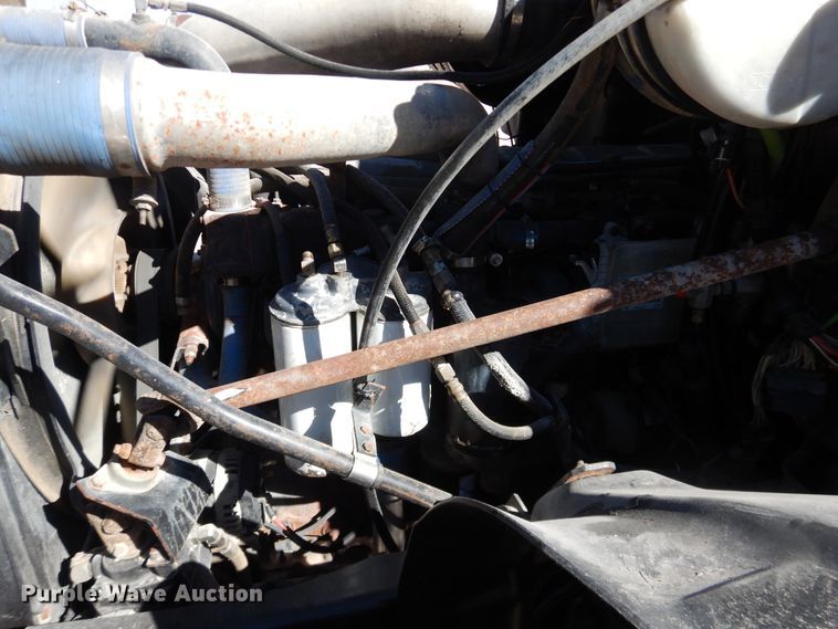 image for item HI9016 2004 Mack Granite  dump truck