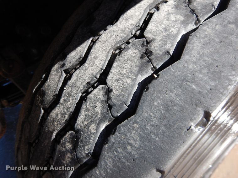 image for item HI9016 2004 Mack Granite  dump truck