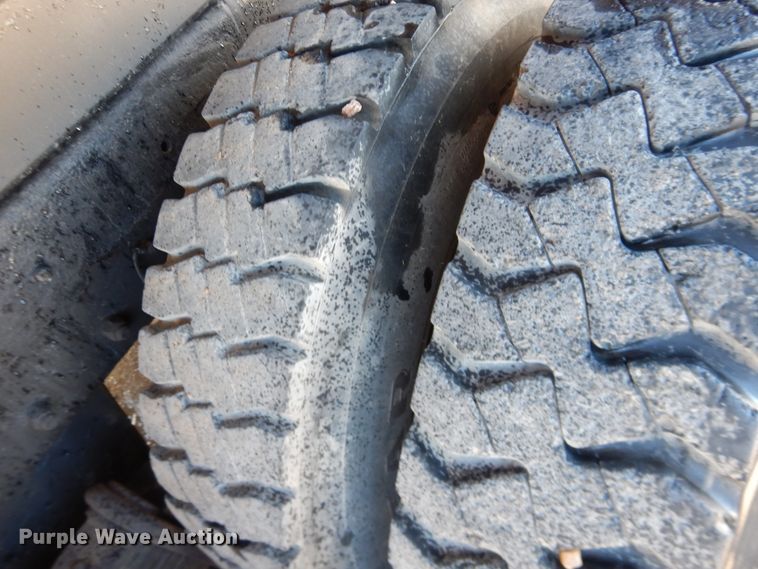 image for item HI9016 2004 Mack Granite  dump truck