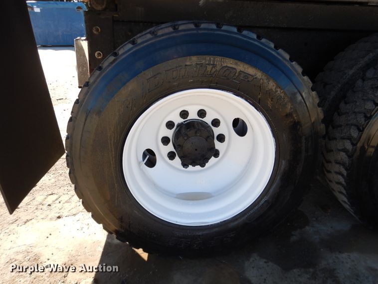 image for item HI9016 2004 Mack Granite  dump truck