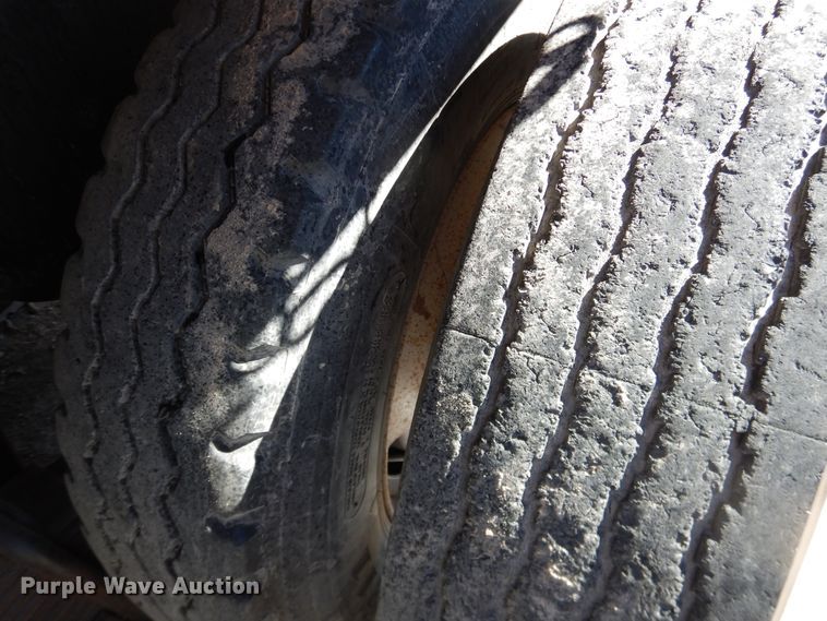 image for item HI9016 2004 Mack Granite  dump truck