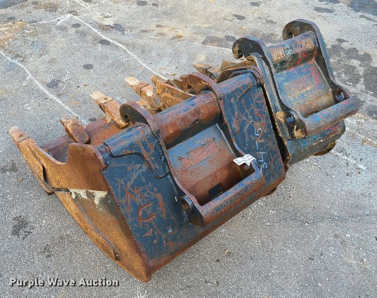 image for item HM9380 (2) Bobcat excavator buckets