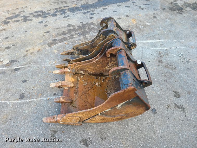 image for item HM9380 (2) Bobcat excavator buckets