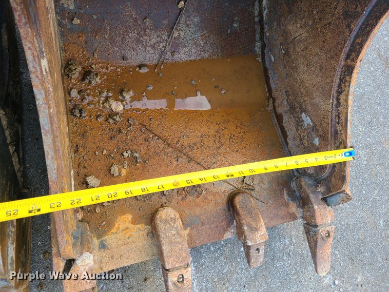 image for item HM9380 (2) Bobcat excavator buckets