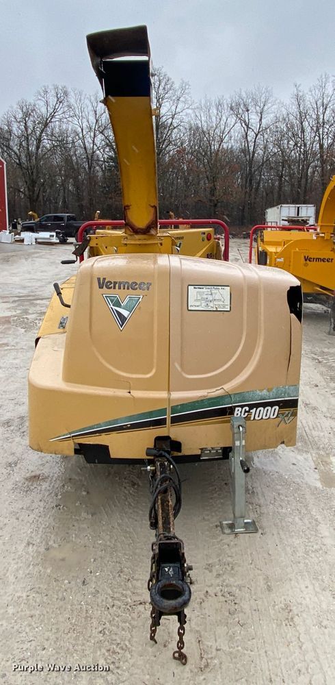 image for item HR9289 2008 Vermeer BC1000XL  wood chipper