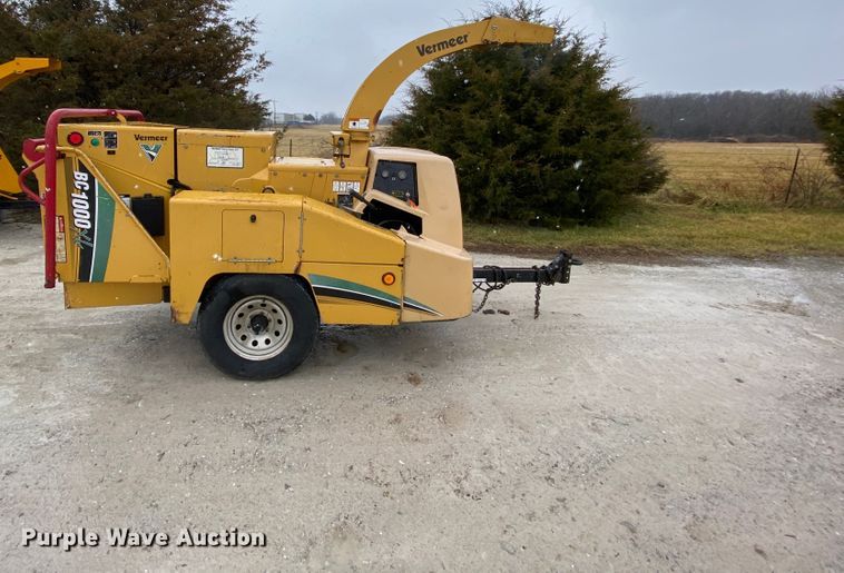 image for item HR9289 2008 Vermeer BC1000XL  wood chipper
