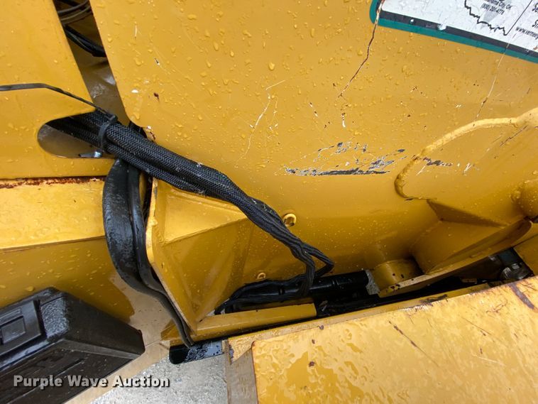 image for item HR9289 2008 Vermeer BC1000XL  wood chipper