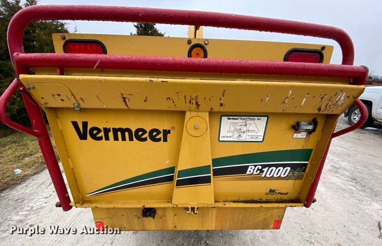 image for item HR9289 2008 Vermeer BC1000XL  wood chipper
