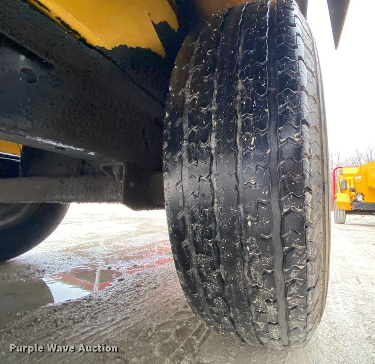 image for item HR9289 2008 Vermeer BC1000XL  wood chipper