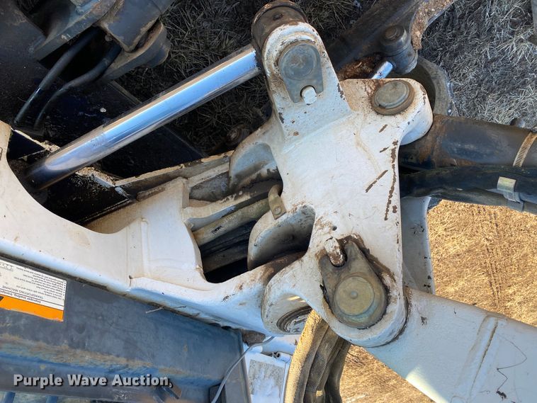 image for item HR9418 2002 Bobcat 337D  mini excavator