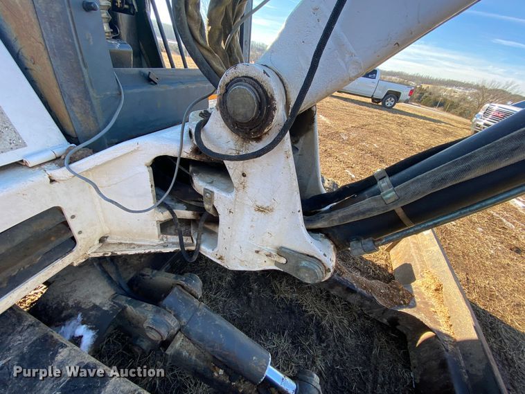 image for item HR9418 2002 Bobcat 337D  mini excavator