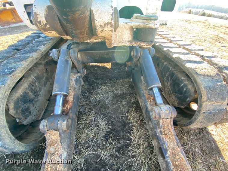 image for item HR9418 2002 Bobcat 337D  mini excavator