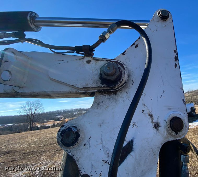 image for item HR9418 2002 Bobcat 337D  mini excavator