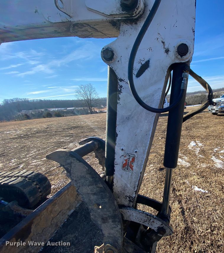 image for item HR9418 2002 Bobcat 337D  mini excavator