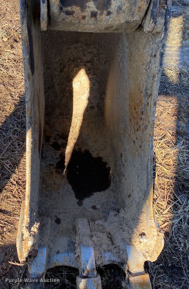 image for item HR9418 2002 Bobcat 337D  mini excavator