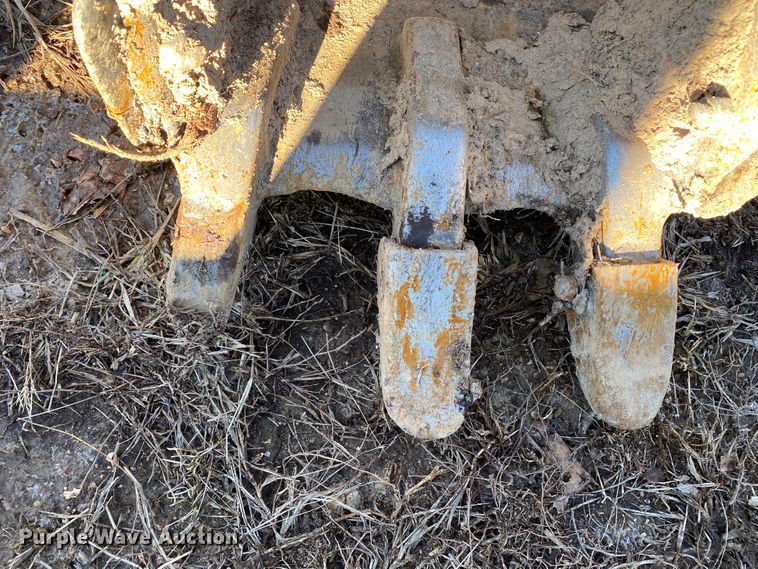 image for item HR9418 2002 Bobcat 337D  mini excavator