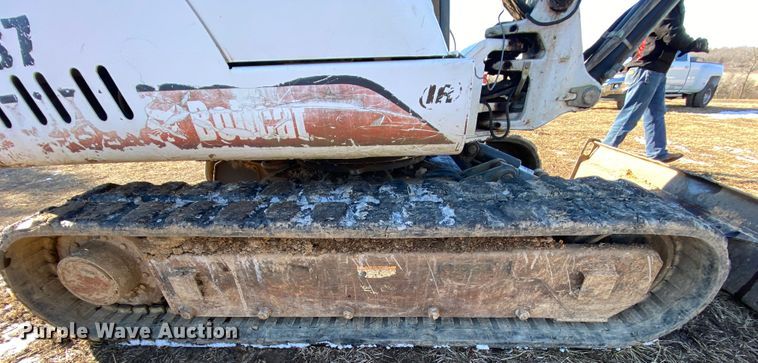 image for item HR9418 2002 Bobcat 337D  mini excavator