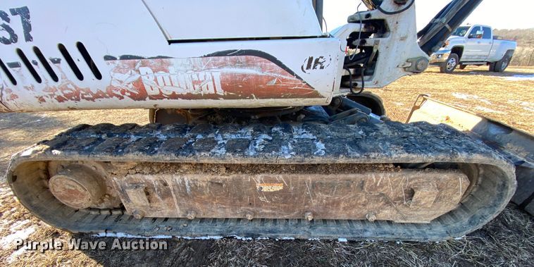 image for item HR9418 2002 Bobcat 337D  mini excavator