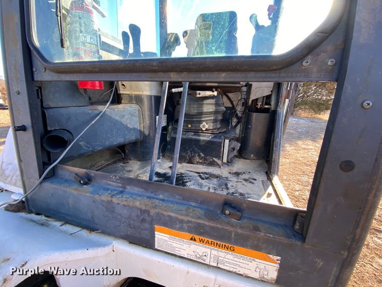 image for item HR9418 2002 Bobcat 337D  mini excavator