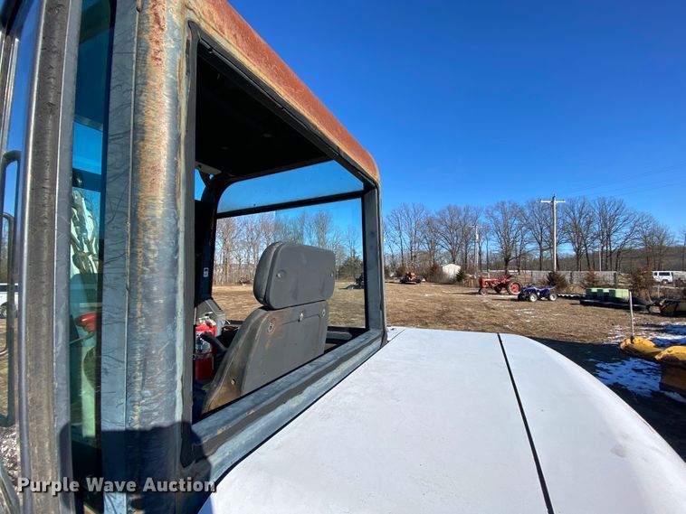 image for item HR9418 2002 Bobcat 337D  mini excavator