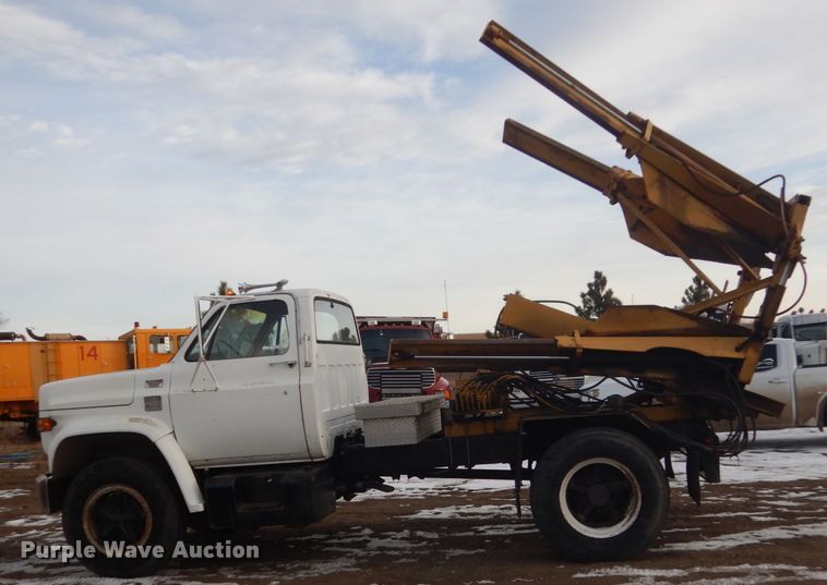 image for item HS9765 1978 Chevrolet C65  truck with Vermeer tree spade