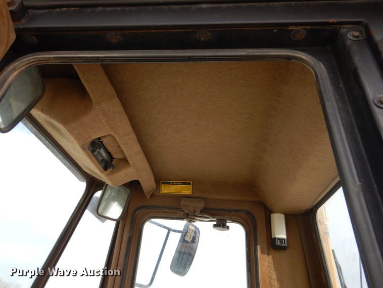 image for item HS9858 1992 Caterpillar 950F  wheel loader