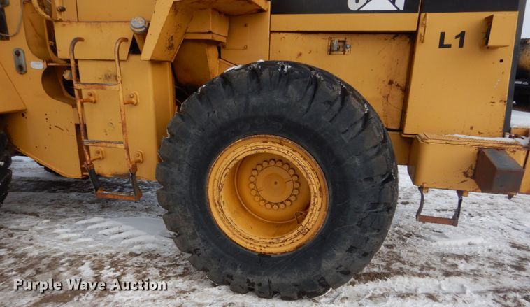 image for item HS9858 1992 Caterpillar 950F  wheel loader
