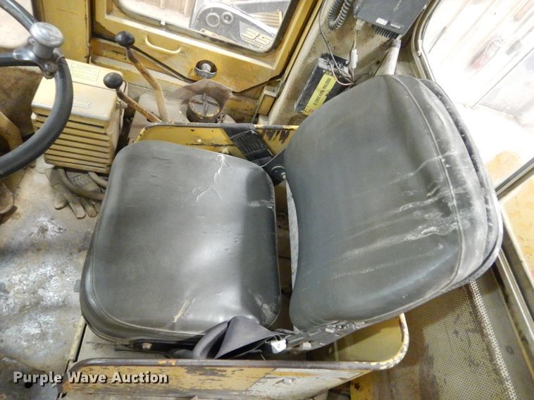 image for item HS9920 1974 Caterpillar 966C  wheel loader