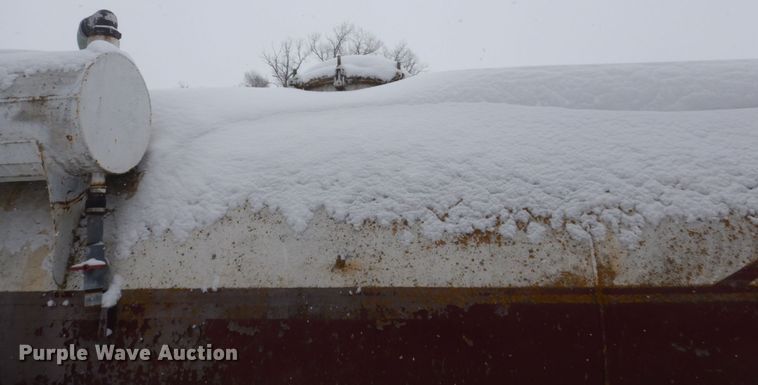 image for item HS9929 1991 International 8200  tank truck