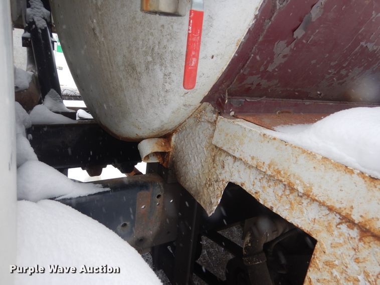 image for item HS9929 1991 International 8200  tank truck