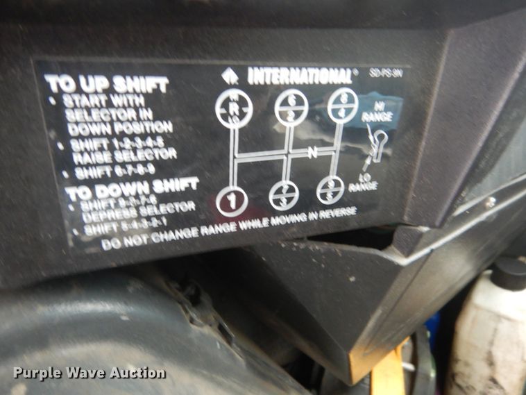 image for item HS9929 1991 International 8200  tank truck