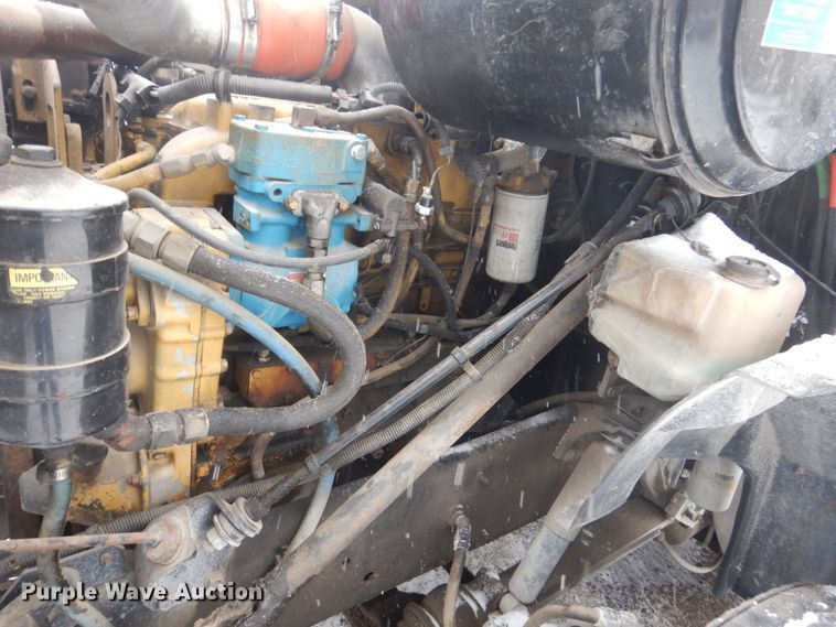 image for item HS9929 1991 International 8200  tank truck