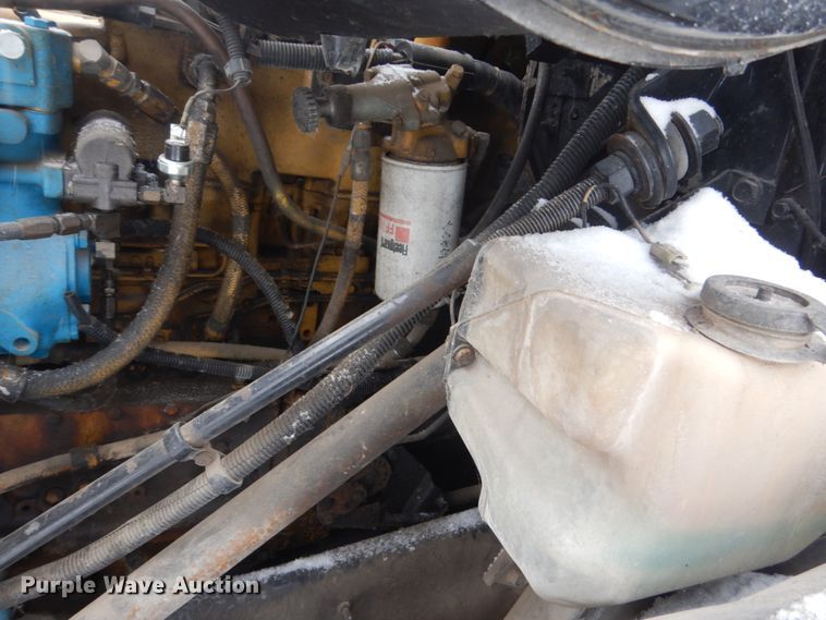 image for item HS9929 1991 International 8200  tank truck