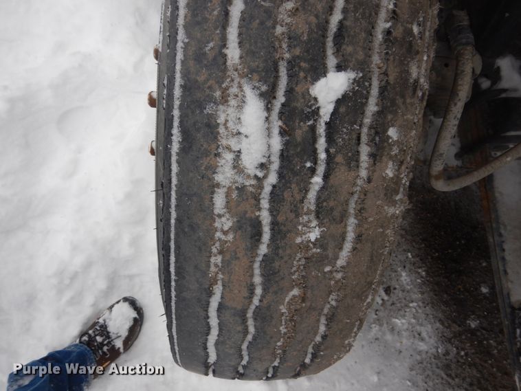 image for item HS9929 1991 International 8200  tank truck