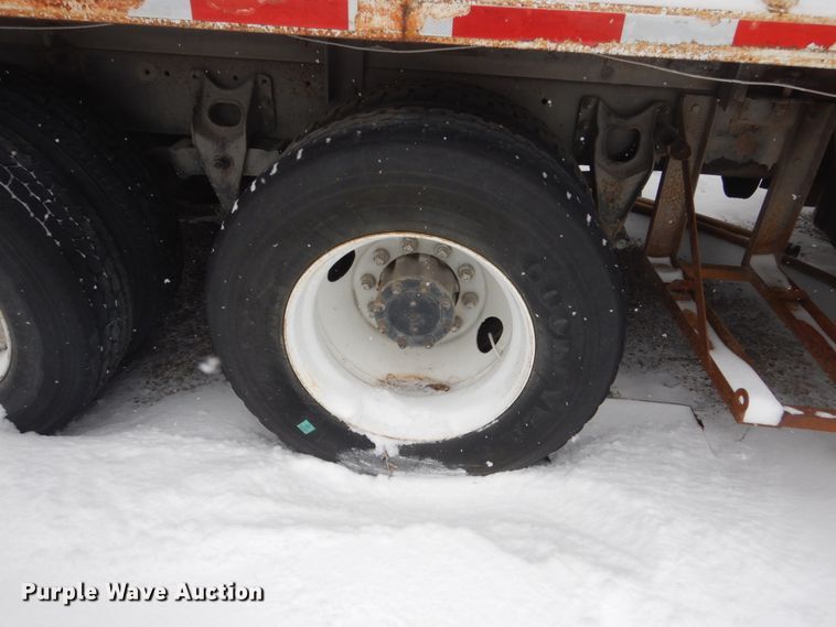 image for item HS9929 1991 International 8200  tank truck