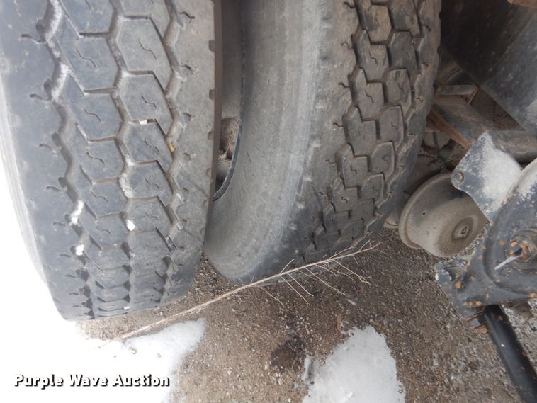 image for item HS9929 1991 International 8200  tank truck