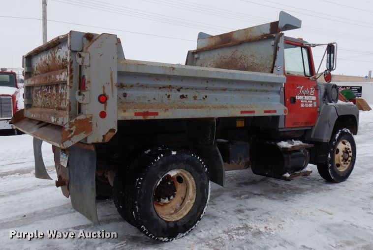 image for item HX9577 1995 Ford LN8000  dump truck