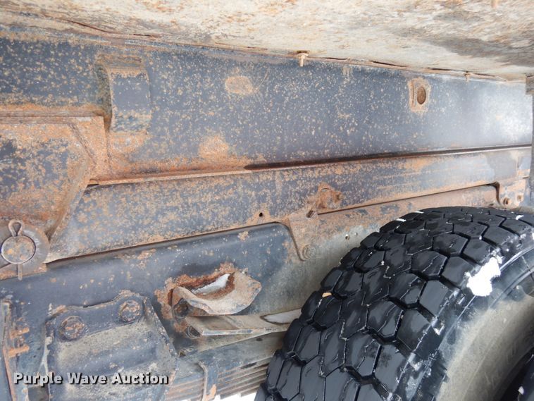 image for item HX9577 1995 Ford LN8000  dump truck