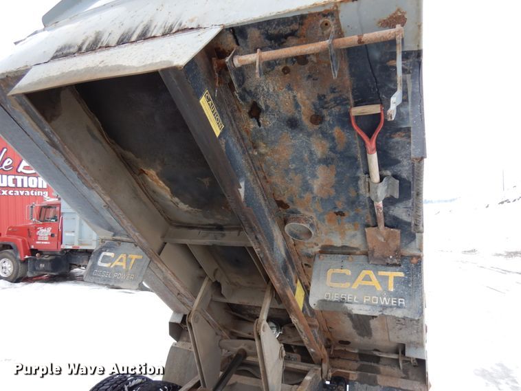 image for item HX9577 1995 Ford LN8000  dump truck