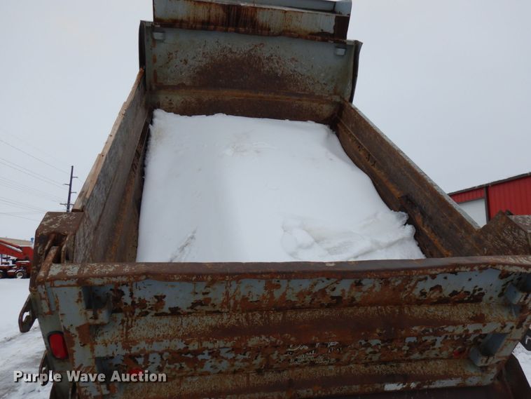 image for item HX9577 1995 Ford LN8000  dump truck