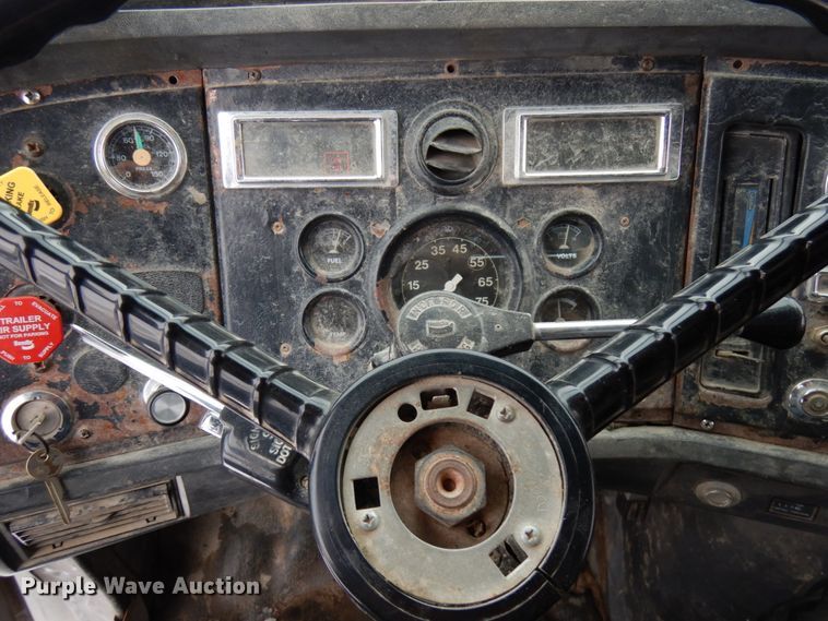 image for item HX9577 1995 Ford LN8000  dump truck