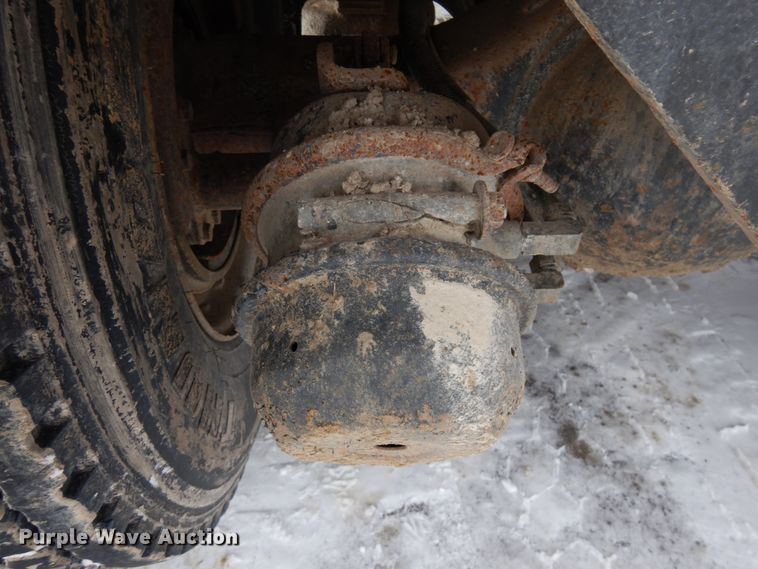 image for item HX9578 1994 Ford L9000  dump truck