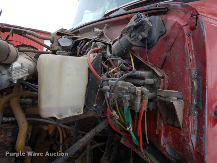 image for item HX9578 1994 Ford L9000  dump truck