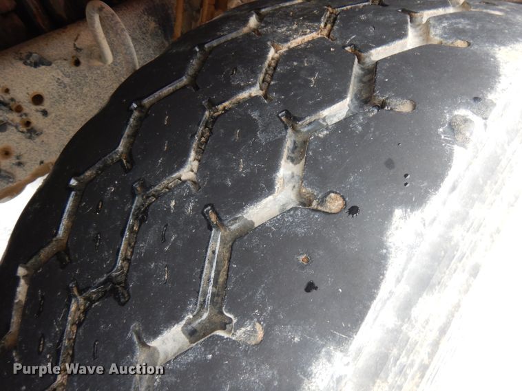 image for item HX9578 1994 Ford L9000  dump truck