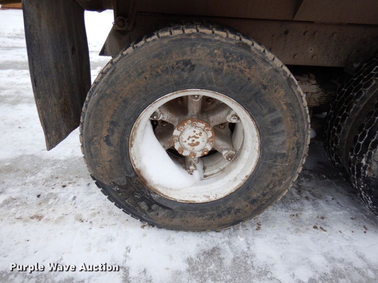 image for item HX9578 1994 Ford L9000  dump truck