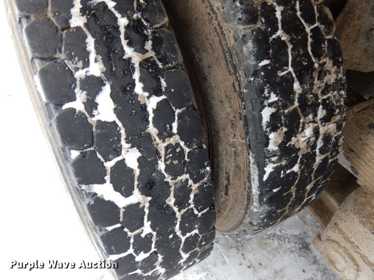 image for item HX9578 1994 Ford L9000  dump truck